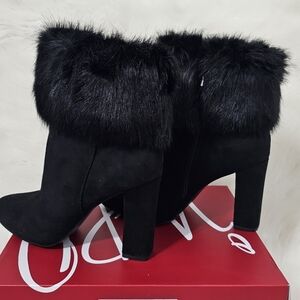 Chunky heeled boots with faux fur